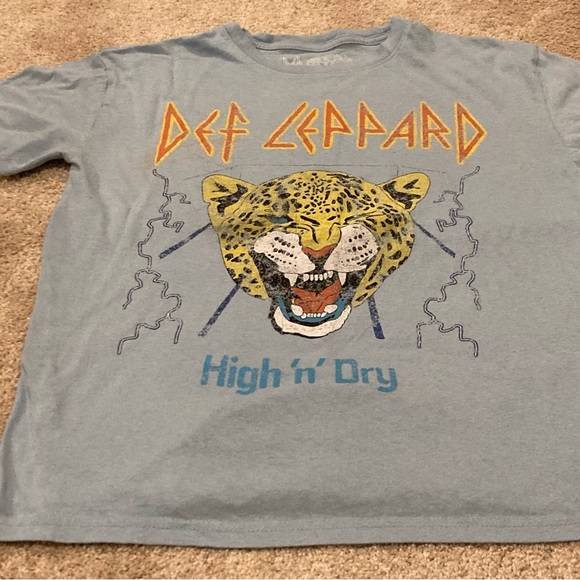 Def Leppard Blue Short Sleeve Tee with Graphic Design Sz. Small - Picture 3 of 4